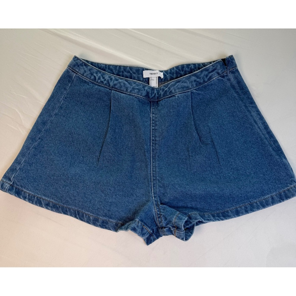 Forever 21 High Waisted Pleated Denim‎ Shorts Medium Wash Blue Size 28 NWT